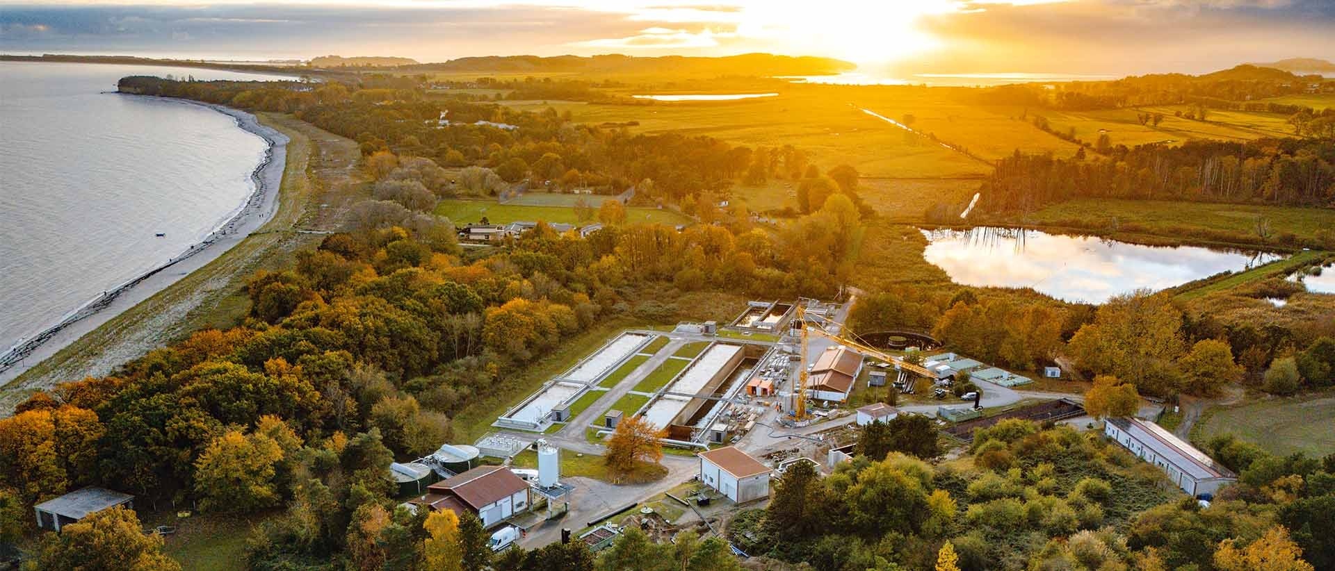 The wastewater treatment plant of the Baltic seaside resort of Göhren is located in the south-eastern part of the island of Rügen, on the so-called Mönchgut peninsula, directly on the Baltic Sea and in close proximity to the Greifswald Bodden.