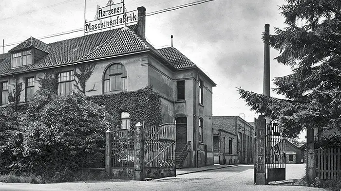Wilhelm Meyer leaving AERZEN in 1872, company transferred to Sigmund and Emil Meyer
