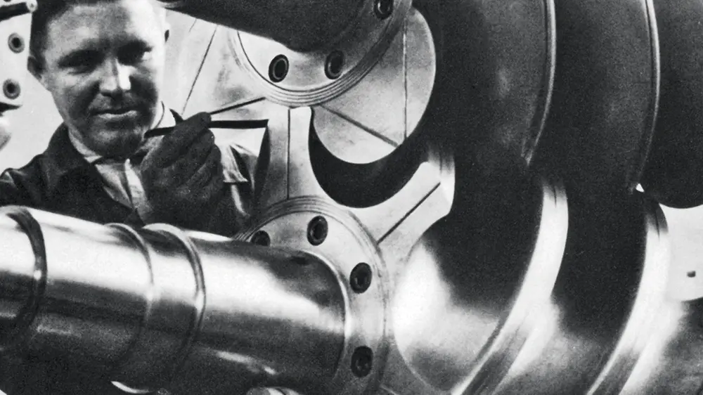 AERZEN produces Lysholm-principle screw compressors in 1943, offering higher compression ratios