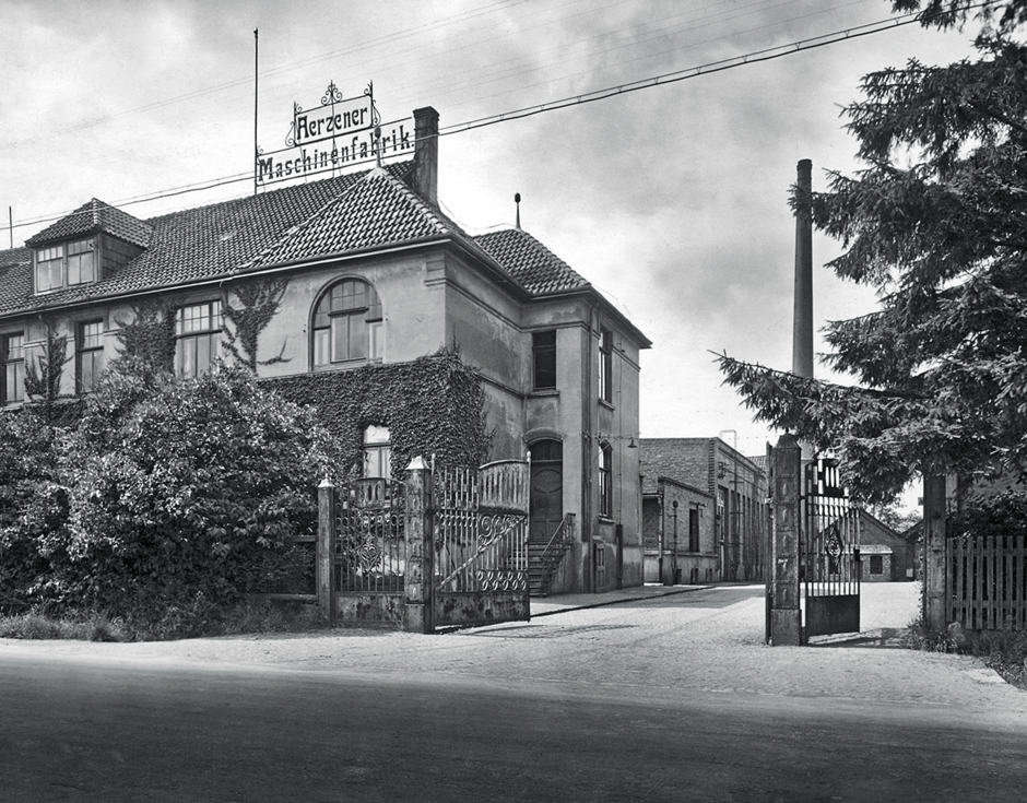 AERZEN Maschinenfabrik 1872 The first company building