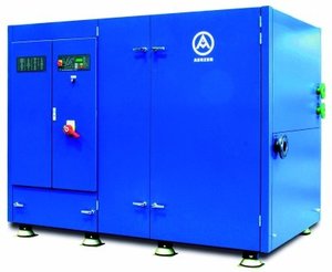 Delta Twin-Aggregat der Aerzener Maschinenfabrik aus zwei ölfreien Schraubenverdichteraggregaten mit einem Volumenstrom von je 1.125 m3/h, angetrieben von zwei 132-kWMotoren