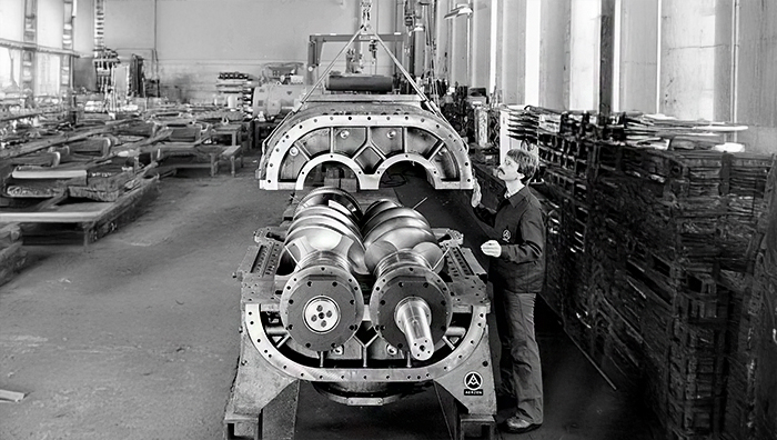 The world’s largest screw compressor (conveying volume 65.000 m³/h) built for and supplied to the chemical industry.