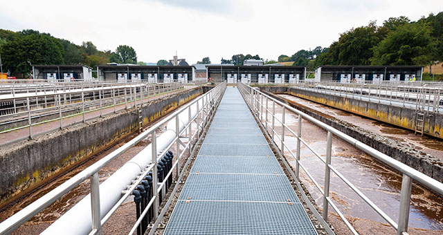 Central bridge at the Aachen-Soers wastewater treatment plant Picture of the Central bridge the Aachen-Soers wastewater treatment plant
